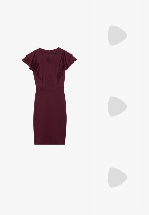 Bordeaux kjole med korte bølgede ærmer, tekstureret frontpanel og en tætsiddende silhuet. Lukker med en diskret lynlås i ryggen.; Anna Field by Zalando Højhælede støvler - red; Bordeaux læder håndtaske med en struktureret form, aftagelig rem, top håndtag, guldfarvet hardware og lukning med klap foran.; Sølv abstrakte stud øreringe med en poleret finish, der har glatte kurver og subtile konturer. Ingen synlige mønstre eller accenter.