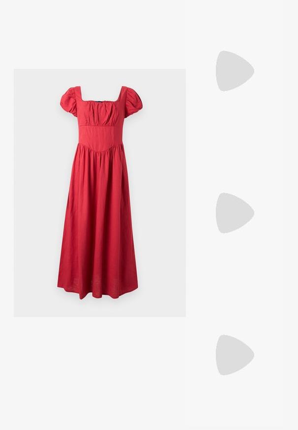 Robe rouge longue jusqu'au sol avec manches courtes bouffantes, encolure carrée, corsage ajusté et jupe plissée.; Ballerines en mesh rouge avec un bout pointu, une sangle ajustable et une semelle plate. Dessus texturé avec une garniture brillante.; Sac cabas en paille tissée avec des poignées tressées et un ruban à carreaux rouge et blanc noué en un nœud d'un côté.; Boucles d'oreilles en métal argenté en forme de goutte, avec une surface lisse et réfléchissante, présentant un design sans couture et sans embellissements visibles.
