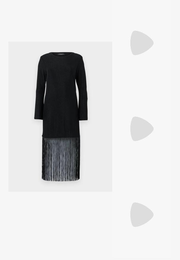 Vestido negro de manga larga que presenta un top liso y un dobladillo con flecos. La tela tiene un brillo sutil, proporcionando un contraste de textura con el detalle de los flecos.; Zapato de tacón alto tipo slingback de cuero negro con punta puntiaguda, hebilla dorada y tacón afilado sobre un fondo neutro.; Bolso tote de cuero negro con una única correa ancha para el hombro y un sutil logo de Calvin Klein en el centro inferior.; Pendientes circulares de oro con dos pequeños anillos de plata en cada uno, que muestran detalles sutiles del nombre de la marca grabado, colocados sobre un fondo blanco.