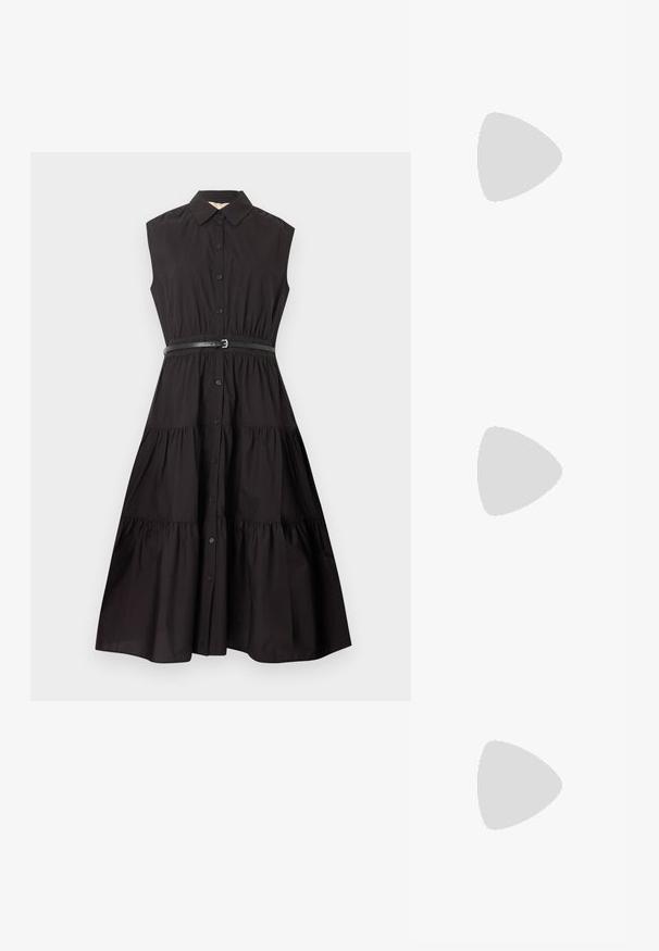 Robe midi noire sans manches avec fermeture à boutons sur le devant, jupe à volants, col pointu et ceinture noire fine à la taille.; Sandale à talon haut en cuir verni noir avec bout ouvert et fine bride à la cheville avec boucle sur fond blanc.; Lunettes de soleil écaille de tortue avec une forme rectangulaire large, verres marron et finition brillante. Présentent un détail de logo sur la branche.; Sac à main en cuir noir avec une forme souple et décontractée, des poignées tressées et une étiquette logo. Il présente un haut froncé et une texture lisse.