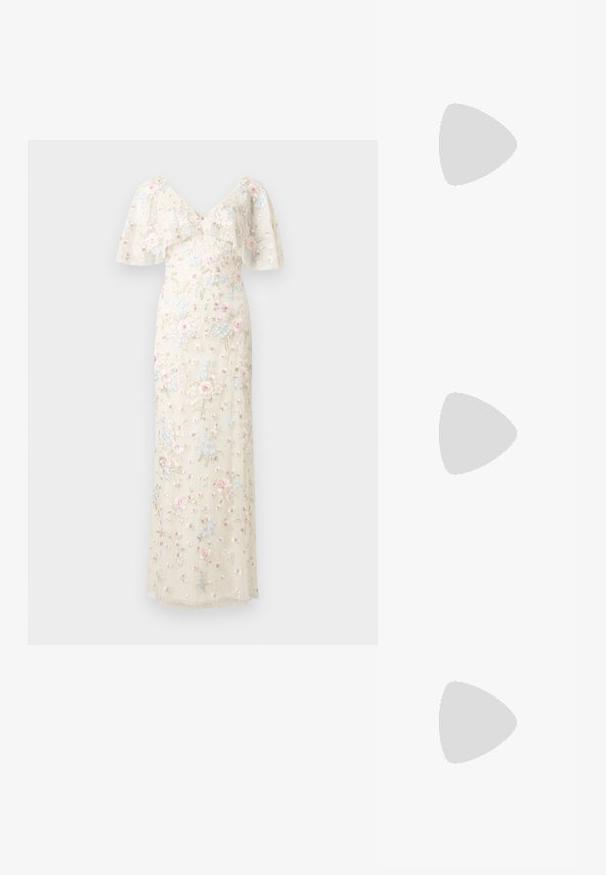 Elfenbensfarvet gulvlængde kjole med V-udskæring, flagrende ærmer og delikat blomsterbroderi i pastel over hele kjolen.; Beige sandal med remme, blokhæle, ankelrem med spænde, åben tå og minimalistisk design.; Rektangulær lavendel clutch lavet af tekstureret materiale med glatte kanter. Har en sølv spænde lukning på toppen.; Guld dråbeøreringe med store hvide ovale perler, der hænger fra en poleret rektangulær guldstift.
