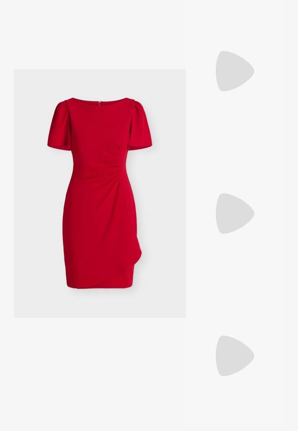 Robe rouge longueur genoux avec manches courtes bouffantes, encolure ronde, fronces latérales et ourlet asymétrique drapé.; Chaussure à talon haut en cuir noir avec un bout pointu, texture lisse et un talon effilé. Design minimaliste, sans embellissements supplémentaires.; Sac bandoulière rectangulaire en cuir noir avec bandoulière ajustable, fermeture éclair sur le dessus et petit logo Calvin Klein doré sur le devant.; Boucles d'oreilles en résine noire avec une finition brillante et des accents en métal argenté. Forme circulaire avec une découpe et une fermeture à tige.