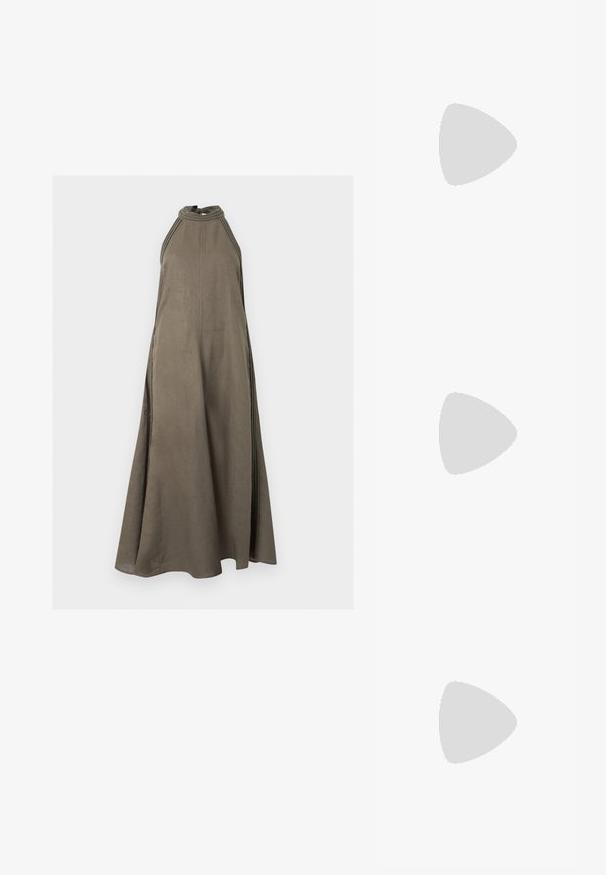 Robe longue sans manches vert olive avec un col montant et des détails cousus sur les côtés, réalisée en tissu léger.; Sandale à talons hauts en cuir noir avec une lanière de cheville. Présente une texture lisse, un bout ouvert et un talon fin. Détail de boucle en ton doré.; Porte-monnaie en cuir noir avec texture froncée, cadre en métal argenté, fermeture à verrouillage kiss-lock et bandoulière en chaîne. Surface lisse et douce.; Boucles d'oreilles en métal doré et argenté avec une base en disque rond et une pièce supérieure ovale, texture lisse et finition polie.