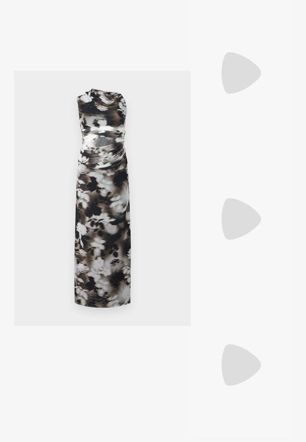Maxi kjole i blødt stof med et sort, hvidt og gråt blomsterprint. One-shoulder design med rynkedetaljer ved taljen.; Sort læderankelstøvle med spids tå, struktureret form og lav hæl. Har en sidesyning og minimalistisk design.; Sort satinpung med en afrundet form, et håndtag i toppen og en guldaccentlås. Glat tekstur med et minimalistisk design.; Sølvøreringe med forlængede ovale led, der har en poleret overflade og en struktureret dråpevedhæng. Enkel design med glatte kanter.