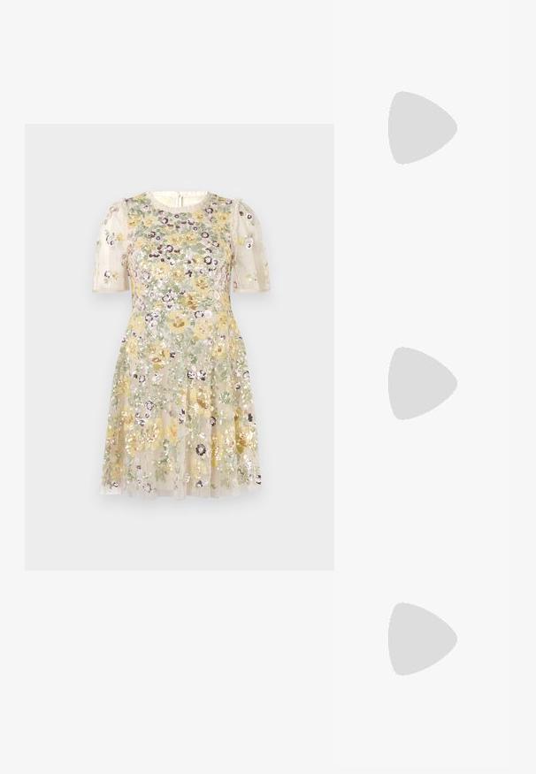 Needle & Thread ELINA ROSE SHORT SLEEVE MINI DRESS - Vestido de fiesta - cream; Mule beige de tacón alto con punta afilada, tacón fino de tipo stiletto y tres amplias tiras de cuero cruzando el pie.; Bolso de mano suave de lavanda con tela recogida, cierre de beso plateado y correa de muñeca a juego sobre un fondo liso y claro.; Pendientes de aro plateados con colgantes en forma de caracola alargada en espiral colgando de cada aro sobre un fondo blanco liso.