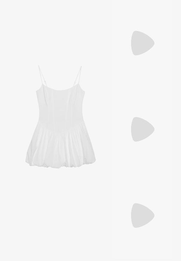 Mini-robe blanche sans manches avec fines bretelles réglables et ourlet de jupe froncé et bouffant.; Sandal à talons hauts blancs avec des lanières croisées, un design en T, une texture lisse et un bout pointu. Dispose d'un talon mince et d'une fermeture à boucle.; Des lunettes de soleil teintées de vert avec une forme géométrique, une fine monture en métal doré et un accent en écaille de tortue sur les branches. Verres transparents et branding minimal.; Sac à main en cuir noir avec boucle dorée et détails à rivets, poignées courtes et bandoulière réglable sur fond blanc uni.