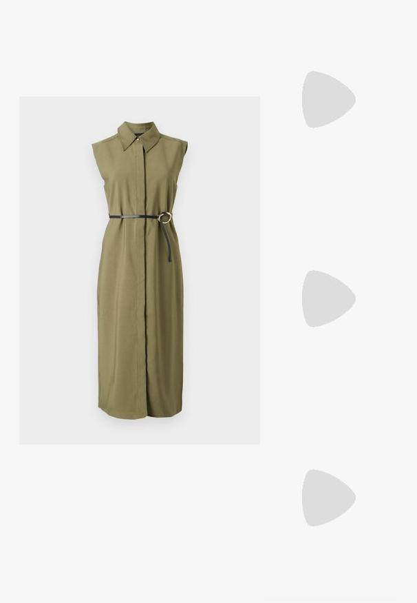 Olivengrøn ærmeløs kjole med krave, indsnævret i taljen med et sort bælte med en rund metalspenne og sideslids.; Sorte patentlæder slingback hæle med spids tå, rund udskæring og blokhæl. Har en guldtonet spændeaccents.; Sorte læder tote bag med glat tekstur, åben top, to skulderremme og et diskret guldlogo i bunden. Har en snørelukning.; Sølvøreringe med et minimalistisk design. Cirkulær form, glat tekstur og tynd profil. Letvægtige med en poleret overflade.