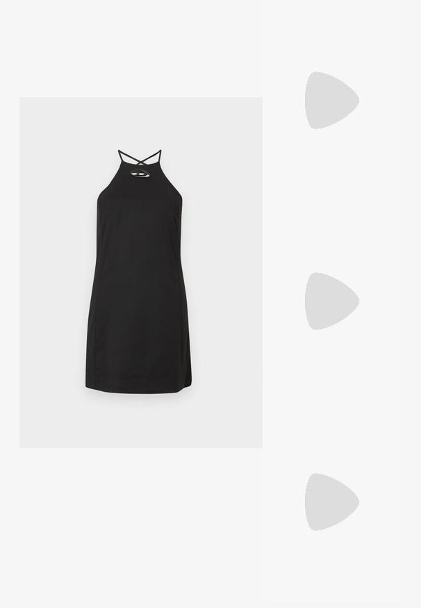 Robe noire à col halter avec une silhouette ajustée, présentant des bretelles croisées et un détail découpé ovale au niveau de l'encolure. Tissu lisse.; Escarpin noir en cuir avec un bout pointu, arborant un accent logo argenté et un petit talon. Texture lisse et design minimaliste.; Sac à main en cuir noir avec un design froncé et un détail en forme de nœud sur le devant. Dispose d'une poignée courte et d'accents de quincaillerie argentée.; Ceinture en cuir noir avec une large sangle, une boucle ovale en argent au design géométrique, et une texture lisse sur toute sa surface.
