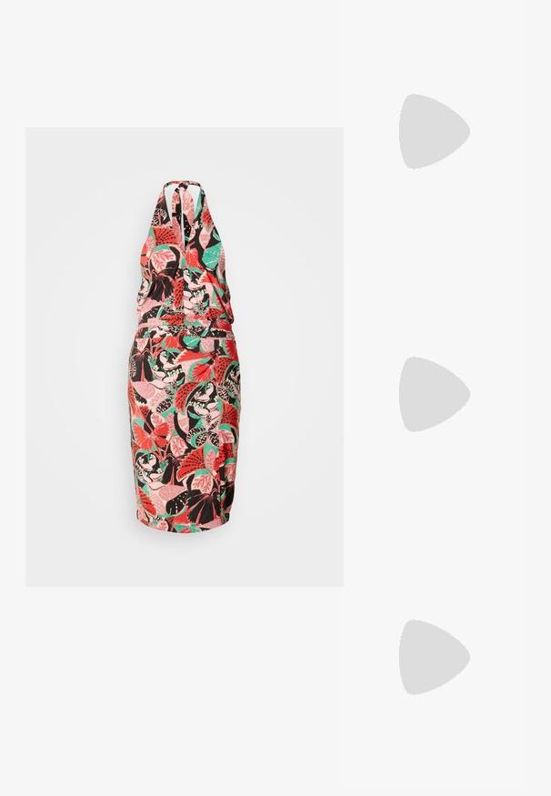 Robe dos nu avec une silhouette ajustée, présentant un motif floral coloré en rose, vert et noir sur un fond clair.; Sandale en cuir noir au design épuré et minimaliste. Dotée de deux fines lanières et d'un petit talon incliné. Texture lisse et bout ouvert.; Sac à main en cuir verni noir avec ferrures dorées, double poignées supérieures et une bandoulière ajustable. Design structuré avec coutures accentuées.; Boucles d'oreilles en forme de croissant en or avec une finition lisse, présentant des accents orange près du clou et un matériel en argent.