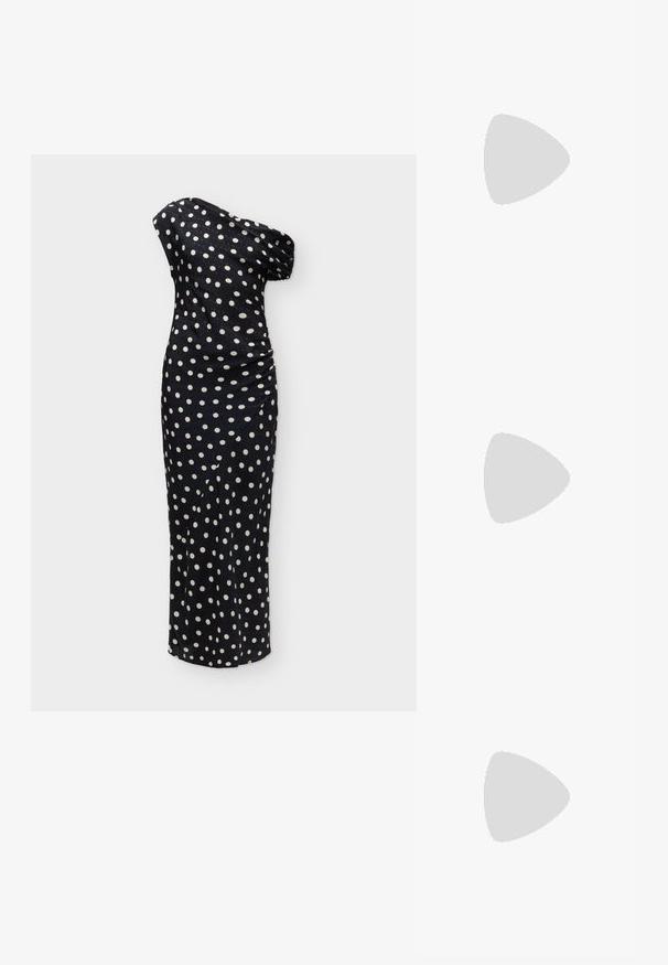 Robe longue noire à une épaule avec des pois blancs et un détail froncé sur le côté.; Chaussure slingback femme en cuir verni noir à talon bas, bout pointu et fine bride avec petite boucle.; Sac à main en cuir souple couleur crème avec un design froncé, fermoir cadre argenté, poignée courte et bandoulière chaîne amovible.; Boucles d'oreilles en perles blanches avec un design torsadé, mettant en valeur des perles de tailles variées et des accents dorés. Texture lisse et forme élégante.