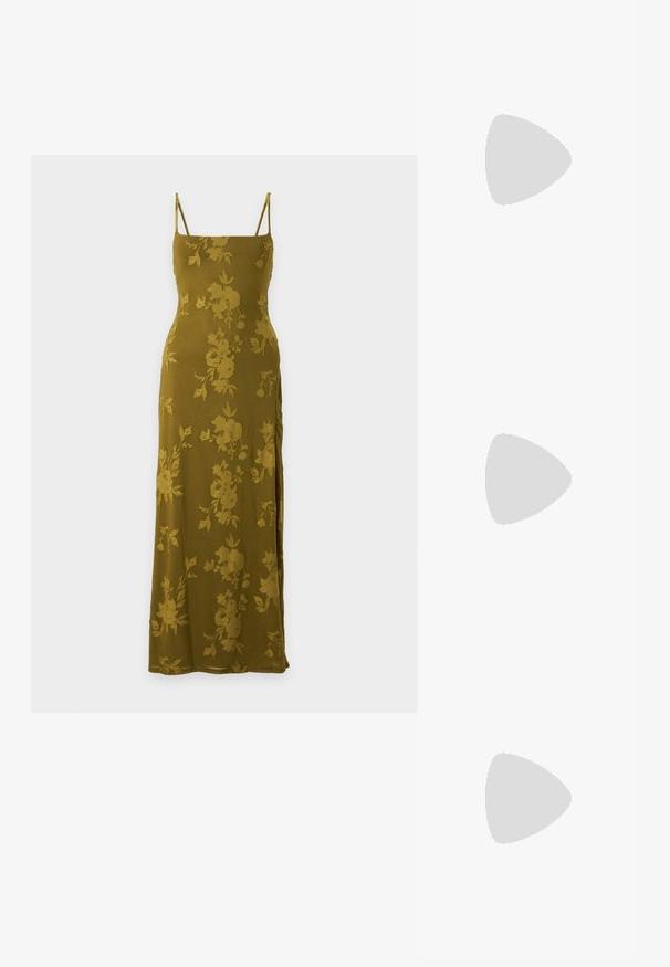 Robe maxi vert olive avec fines bretelles et un subtil motif jacquard floral, ajustée en haut et fluide en bas.; Chaussure plate en cuir bordeaux foncé avec un bout pointu et une fine bride en T avec une boucle argentée sur fond blanc.; Sac à main en cuir tressé marron avec passepoil blanc, fermeture éclair dorée et bandoulière amovible en tissu marron.; Paire de boucles d'oreilles anneaux en argent poli avec un design de barre incurvée superposée sur un fond clair uni.