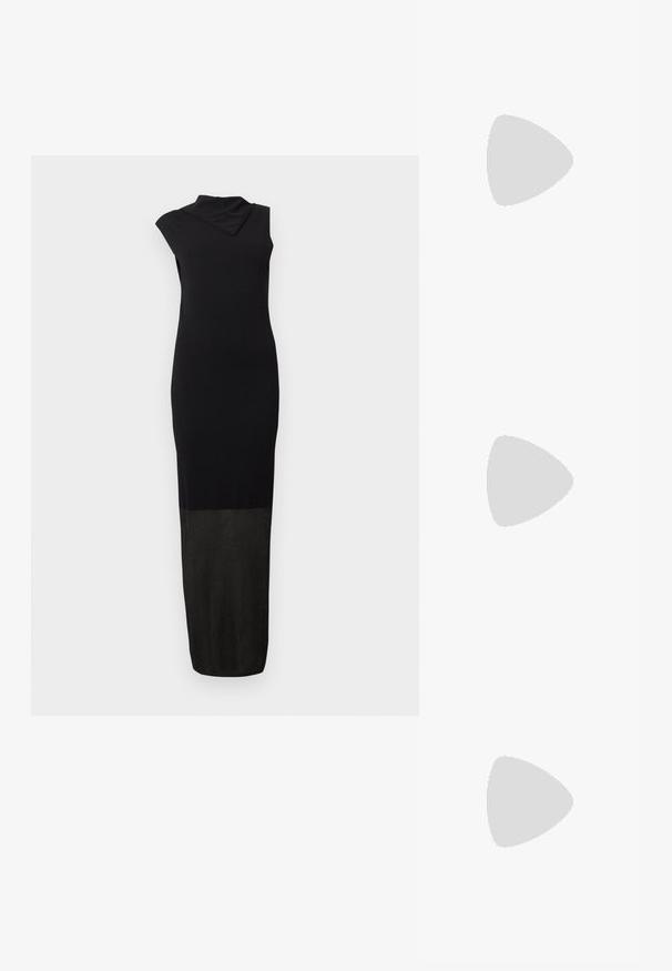 Robe maxi noire sans manches avec un décolleté asymétrique et une moitié inférieure texturée s'étendant jusqu'à l'ourlet.; Sandale noire à talons hauts avec des brides fines, une boucle à la cheville, une surface en cuir lisse et un talon aiguille élancé.; Sac à épaule en cuir verni noir avec détail de boucle argentée et bandoulière en chaîne argentée, présenté sur un fond uni clair.; Otiumberg ROSCIDA HEART HOOPS - Boucles d'oreilles - silver-coloured