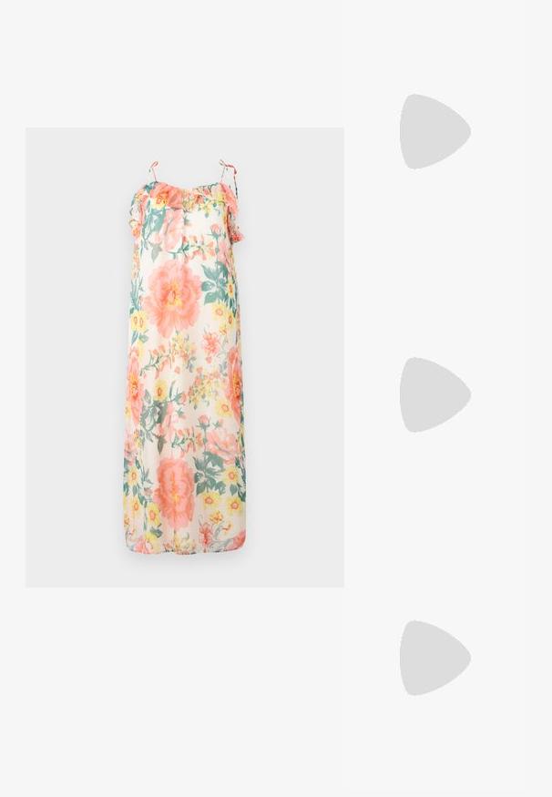 Blomster maxi kjole i pastelfarver, med volangstropper, en løs pasform og et let, gennemsigtigt stof med pink og gule blomstermønstre.; Hvid damesandal med tynde hæle, tre stropper foran og en ankelrem med en sølvspænde.; Brun skuldertaske i læder med afrundet rektangulær form, asymmetrisk klap, sølvfarvet rund lukning og to tynde stropper.; To enkle, tynde sølvøreringe med en subtil buet detalje på en hvid baggrund.