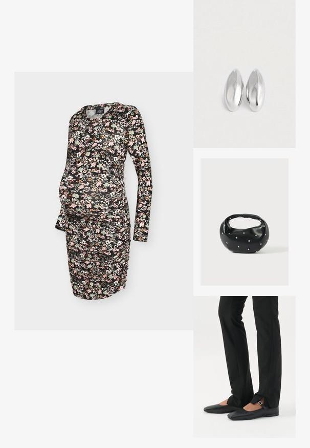 Robe de maternité à manches longues avec un fond noir et un motif floral en rose, vert et blanc. Détail froncé sur le côté pour ajustement.; Jambes vêtues d’un pantalon slim noir avec des fentes à l’avant de l’ourlet, assorties à des chaussures plates Mary Jane noires avec une petite bride à boucle.; Sac à main en cuir noir de forme arrondie, décoré de clous argentés et équipé d'une poignée courte. Texture lisse et fermeture éclair.; Paire d'objets ovales en argent luisant et lisse disposés côte à côte sur un fond blanc uni.