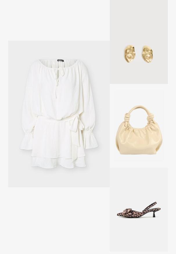Witte jurk met lange mouwen, gerafelde manchetten, een strik in de halslijn, een gelaagde rok en een stoffen riem gestrikt in de taille.; Puntige slingback hakken in panterprint stof met een strikaccent, voorzien van een lage zwarte hak en een soepele textuur.; Handtas van zacht leer in crèmekleur met geraffelde bovenkant en geknoopte dubbele handvatten tegen een witte achtergrond.; Een paar glanzende, onregelmatig gevormde gouden metalen oorbellen met een gekreukeld, glad oppervlak op een effen lichte achtergrond.