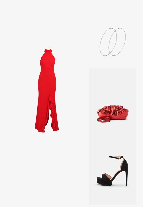 Rotes Neckholderkleid mit tailliertem Oberteil und ausgestelltem Rüschensaum. Hergestellt aus einem glatten Stoff und mit einer eleganten Silhouette.; Schwarze Wildleder-Peeptoe-Sandale mit hoch gelegener Plateausohle, Knöchelriemen mit silberner Hardware, offenem Zehenbereich und glatter Textur.; Rote metallische Handtasche mit einem gerafften, puffigen Design. Verfügt über einen langen, dünnen Schultergurt und eine glatte, glänzende Textur.; Silberne Creolen mit minimalistischem Design. Rundform, glatte Oberfläche und dünnes Profil. Leichtgewichtig mit hochglänzender Oberfläche.