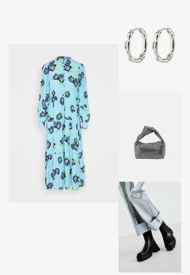 YAS YASROSOLA LONG DRESS - Maxi šaty - blue topaz/rosola; Čierne masívne členkové topánky s textúrovanými podrážkami, nosené so striebornými metalickými nohavicami s svetlomodrým manžetovým okrajom. Minimalistický dizajn, elegantné materiály.; Čierna a strieborná kabelka s textúrovaným povrchom so vzorom diamantov, s uzlovou rukoväťou a štruktúrovaným tvarom.; Strieborné kruhové náušnice s textúrovaným, organickým dizajnom a mierne nepravidelným tvarom, ktoré poskytujú prírodný, ručne vyrobený vzhľad.