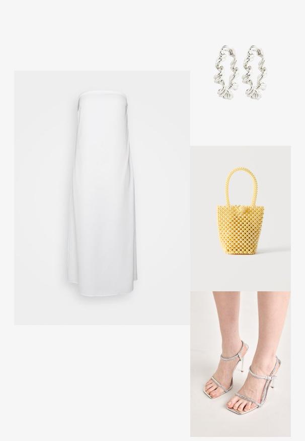 ONLY ONLMAYA TUBE DRESS LIFE - Denné šaty - bright white; Nohy v strieborných sandáloch na vysokých podpätkoch s tenkými pásikmi a štvorcovými špičkami stoja na svetlej ploche.; Malá kabelka v štýle košíka vyrobená z lesklých krémových korálikov s uškom z korálikov a dekoratívnym zapínaním so uzlom z korálikov.; Krútené strieborné náušnice v tvare kruhu so hladkým, reflexným povrchom a bezpečným zapínaním. Dizajn zdobí špirálový vzor pre zvýraznenie detailov.