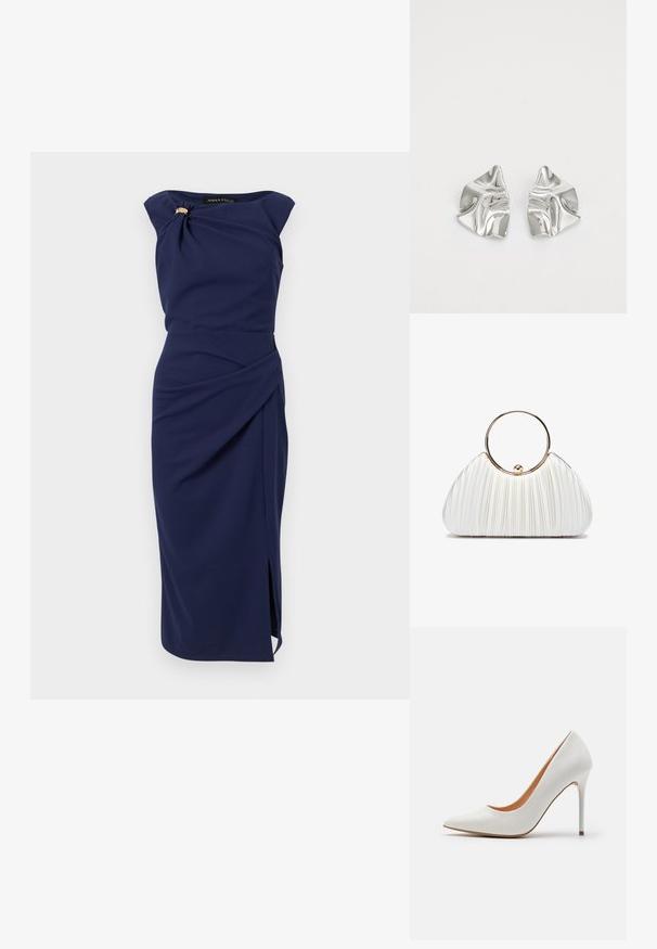 Robe midi sans manches bleu marine avec drapé asymétrique, fente latérale et épingle décorative près du col sur le côté gauche.; Pompe à talon aigu en cuir verni blanc avec un bout pointu et une fine talon stiletto, présentant une texture lisse et un intérieur beige.; Sac à main plissé blanc avec une poignée circulaire en or, doté d'un tissu doux et d'une forme arrondie. Design élégant avec une finition texturée.; Boucles d'oreilles en métal argenté avec un design ondulé et sculptural, présentant une finition polie et des formes irrégulières, mettant en valeur une esthétique contemporaine.