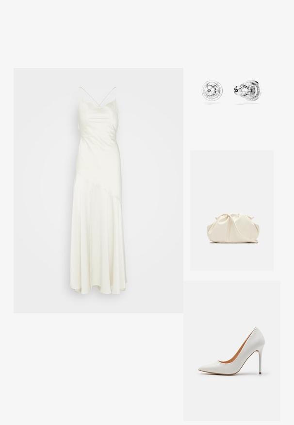 Jarlo NAY - Galajurk - ivory; Witte gepolijste leren hoge hakpump met een spitse neus en slanke stilettohak, met een gladde textuur en een beige interieur.; Zachte, crèmekleurige leren clutch met geplooid, gerimpeld ontwerp en een dunne schouderriem die vooraan op een effen achtergrond ligt.; Zilveren metalen oordopjes met een cilindrisch ontwerp, kenmerkend door een prominente ronde basis en decoratieve accenten rond de randen.