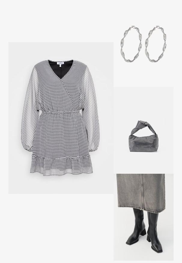 EDITED JANICE DRESS - Denné šaty - beige/black; Čierne kožené čižmy po kolená s hranatou špičkou a blokovým podpätkom. Nosené s sivou džínsovou sukňou s rozstrapkaným lemom.; Čierna a strieborná kabelka s textúrovaným povrchom so vzorom diamantov, s uzlovou rukoväťou a štruktúrovaným tvarom.; Strieborné kruhové náušnice so skrúteným dizajnom, s textúrovaným povrchom a bezpečným zapínaním. Ľahké a reflexné s elegantným povrchom.