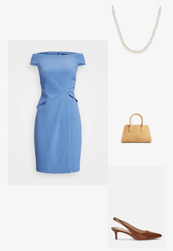 Blaues schulterfreies Kleid mit figuraffinierter Blende und plissierten Details an der Taille, aus glattem Stoff mit einem Reißverschluss auf der Rückseite.; Brauner Leder-Damenslingback mit spitzer Schuhspitze und niedrigem Kittenabsatz auf weißem Hintergrund.; Hellbraune Wildleder-Handtasche mit strukturierter Form, ausgestattet mit zwei runden Griffen und einer glatten Oberfläche. Zwei vertikale Nahtakzente heben das Design hervor.; Strang von schimmernden weißen Perlen, jede rund und gleichmäßig in der Größe, mit einer glatten Oberfläche und einem dezenten Glanz, verbunden durch einen dünnen Faden.