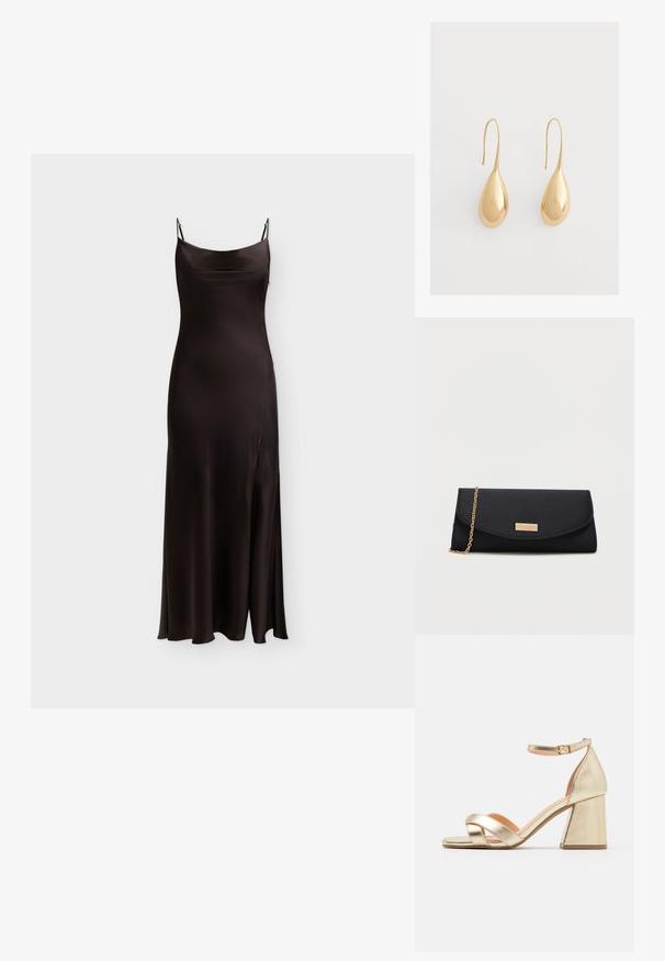 Longue robe nuisette en satin noir avec fines bretelles spaghetti et légère évasée à l'ourlet, présentée sur un fond clair uni.; Sandales avec talons en or métallisé, à talon block, à bout ouvert et design de lanières entrecroisées. La lanière de cheville dispose d'une fermeture à boucle.; Pochette noire avec une chaîne dorée et une petite plaque rectangulaire dorée sur le rabat avant.; Paire de boucles d’oreilles dorées brillantes en forme de goutte avec crochet sur un fond gris clair uni.