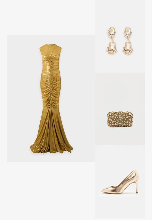 Gouden metallic mouwloze avondjurk met geplooide details, hoge halslijn en lange vloeiende zeemeerminrok.; Gouden metallic hoge hakpomp met een spitse neus en een gladde textuur. Beschikt over een gesloten hiel en een slanke, elegante stilettoontwerp.; Gouden clutch met intrikate kraal- en strasstenen versieringen. Rechthoekige vorm, sluiting met clasp en een afneembare schouderriem.; Gouden druppel oorbellen met grote rechthoekige en ronde heldere kristallen, vergezeld van kleinere accentstenen, die een gelaagd ontwerp creëren.