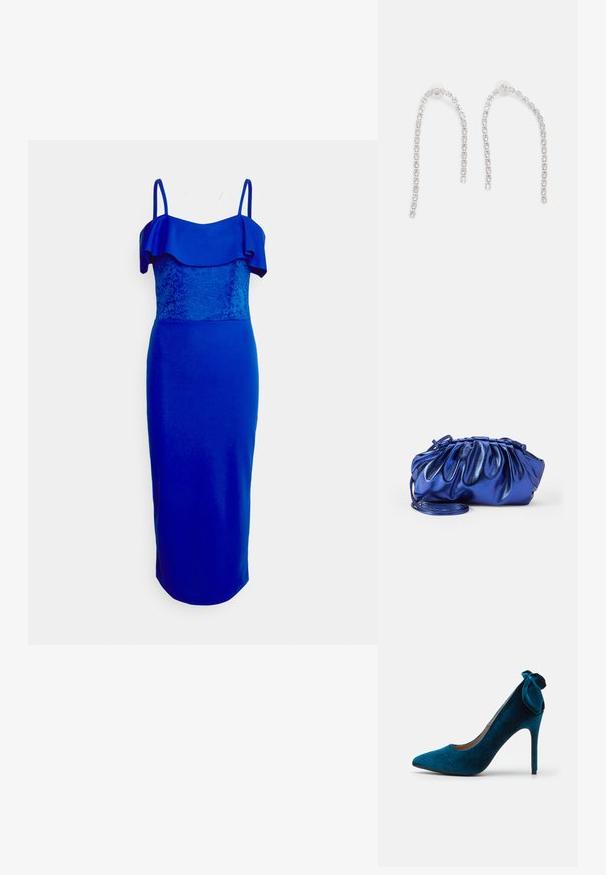 WAL G TALL EMAAN DRESS - Cocktailkjole / festkjole - mauve pink; Anna Field Pumps - dark blue; Metallic blå clutchtaske med plisseret design og en skulderrem. Den glatte tekstur og de sammensnørede detaljer fremhæver dens unikke form.; Sølvøreringe med hængende kæder, prydet med flere klare ædelsten arrangeret i et lineært mønster, der giver en glitrende effekt.