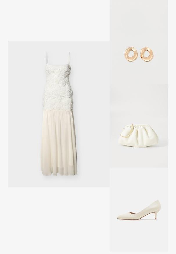 Robe maxi blanche sans manches avec corsage texturé floral et jupe fluide en chiffon sur un fond uni.; Escarpin beige à petit talon avec un bout pointu et un dessus lisse et brillant. Présente une subtile découpe le long de la voûte et un talon fin et effilé.; Sac à main en cuir blanc avec un design plissé, doté d'une bandoulière en chaîne dorée et d'une forme arrondie. Texture lisse avec des plis doux et sans motifs.; Paired boucles d'oreilles en métal doré poli de forme irrégulière avec un centre ouvert sur un fond blanc uni.