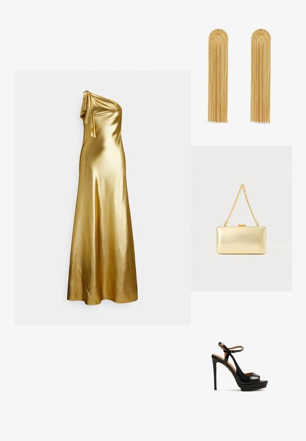 Ein goldfarbenes Satin-Kleid mit einem schulterfreien Design und einer Schleifendetail an der Schulter, das eine glatte, elegante Textur und eine bodenlange Länge aufweist.; Schwarze High-Heel-Sandale mit offenem Zeh, Knöchelriemen, glänzendem Leder, Plattformsohle und Stiletto-Absatz. Mit goldenen Hardware-Details.; Rechteckige goldene Clutch mit glänzender Oberfläche, Metallverschluss und kurzem goldenen Kettenhenkel vor hellem, einfarbigem Hintergrund.; Goldfarbene Ohrringe mit langen, kaskadierenden Kettenfransen und abgerundeten Oberteilen, die eine filigrane Verbindung und eine glatte Textur zeigen.