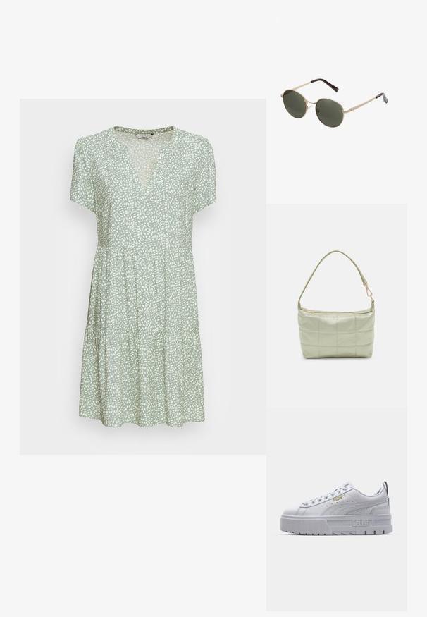 Vestido corto verde con mangas cortas, escote en V y falda acampanada. Presenta un patrón de hojas blancas en toda la tela.; Zapatillas de plataforma blancas con parte superior de cuero suave, cuello acolchado, suela de goma gris y detalles dorados que presentan el logo de Puma.; Gafas de sol redondas con montura metálica dorada y lentes verde oscuro. Las varillas presentan un diseño de carey para añadir un detalle extra.; Bolsa de hombro acolchada de color verde con una textura suave, forma rectangular, correa única y cierre de cremallera en tono dorado. Presenta un patrón acolchado.