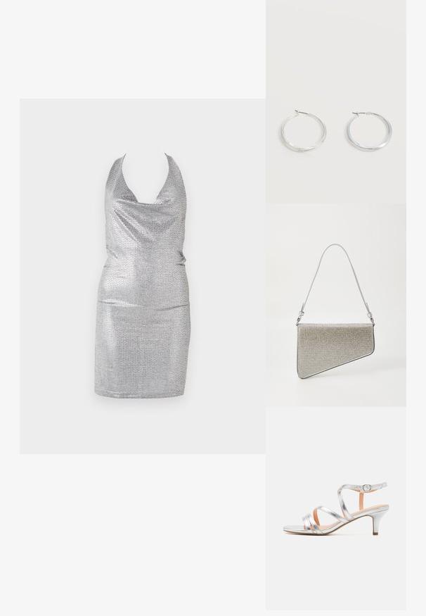 Vestido plateado con cuello halter, con escote de drapeado, hecho de un material brillante que presenta un patrón texturizado, silueta ajustada y dobladillo a la altura de la rodilla.; Sandalia de tacón bajo con tiras plateadas, textura metálica, correa de tobillo ajustable y diseño de punta abierta. Plantilla lisa.; Bolso de mano con forma triangular, cubierto con tela de malla plateada. Presenta una correa delgada y ajustable y acentos de hardware metálico.; Pendientes de aro de metal plateado con superficie lisa y ligeramente curvada y cierre de tipo mosquetón sobre un fondo blanco liso.