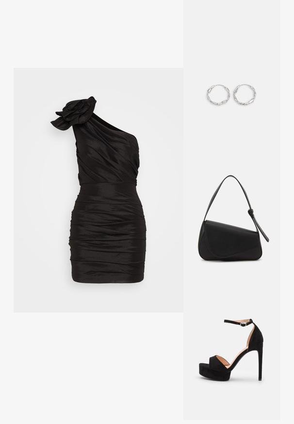 Schwarzes One-Shoulder-Kleid mit einer Rosetten-Applikation, aus glattem Stoff gefertigt. Verfügt über ein eng anliegendes, gerafftes Design mit einem kurzen Saum.; Schwarze Wildleder-Peeptoe-Sandale mit hoch gelegener Plateausohle, Knöchelriemen mit silberner Hardware, offenem Zehenbereich und glatter Textur.; Schwarze Lederhandtasche mit dreieckiger Form, schrägem Klappdeckel und rundem Oberhandgriff. Verfügt über eine glatte Textur und minimalistische Designdetails.; Silberne Creolen mit einer welligen, unregelmäßigen Textur. Besitzen eine dünne, kreisförmige Form und eine reflektierende Oberfläche.