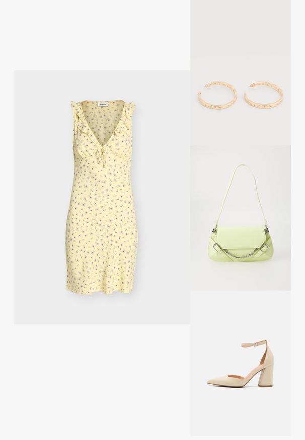 Vestido mini amarillo sin mangas con pequeño estampado floral morado, escote en V con volantes y detalle de lazo delantero.; Zapato de tacón alto de charol beige con punta afilada, correa en el tobillo y tacón grueso. Textura suave con detalles de costura mínimos.; Bolso de mano sintético verde lima con textura suave, correa de cadena desmontable y hebillas decorativas; forma rectangular con lados cónicos.; Pendientes de aro en tono dorado con diseño ondulado irregular y acentos de cristal claro incrustados, asegurados con postes con respaldo de plástico.