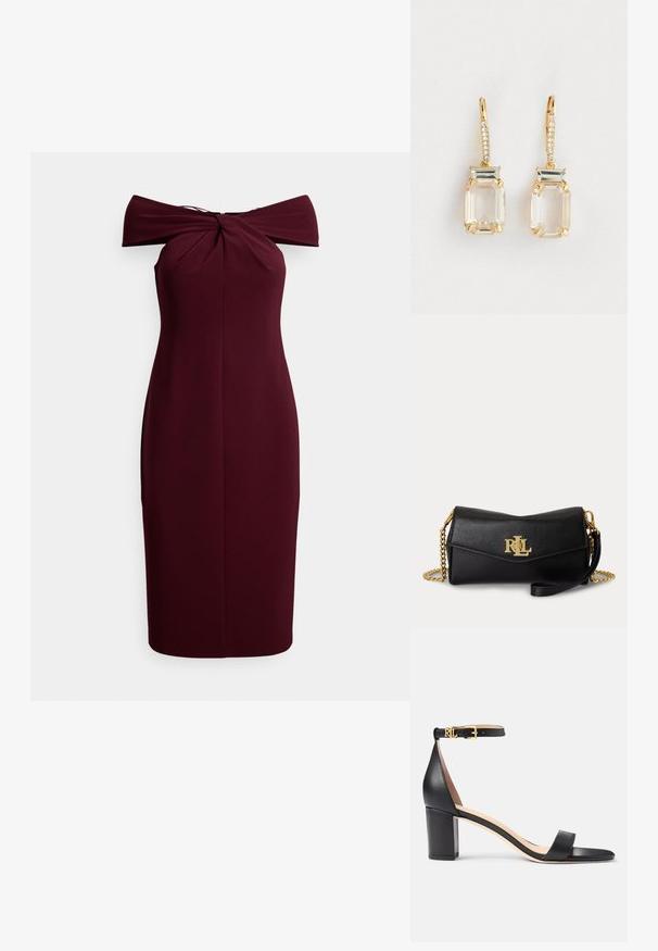 Vestido burdeos con escote off-the-shoulder, confeccionado en tela elástica, con detalle fruncido en el escote y silueta ajustada, de largo hasta la rodilla.; Lauren Ralph Lauren LOGAN BURNISHED LEATHER SANDAL - Sandalias - black; Clutch de cuero negro con logo RLL dorado en el frente, cadena dorada y correa de cuero para muñeca desmontable sobre fondo blanco.; Pendientes dorados con gemas rectangulares transparentes, que presentan una delicada fila de pequeños cristales a lo largo del cierre de palanca.