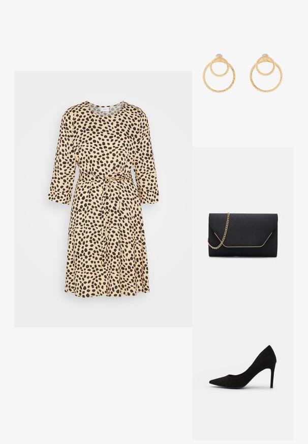 VILA VICELINA O NECK 3/4 DRESS - Päevakleit - sandshell/black; Mustmust musta kõrge kontsaga king, millel on terav nina, sile tekstuur ja õhuke stiletto konts. Klassikaline disain elegantselt voolujoonelisena.; Must must handbag sile, mille tekstuuriga, kullast ahelakinnituse ja kuldse äärisega geomeetrilise klapi sulgemisega.; Kuldtooni rõngastooted, mis sisaldavad kahte omavahel seotud ringi tekstureeritud viimistlusega. Disainitud sileda ja kindla tagusega.