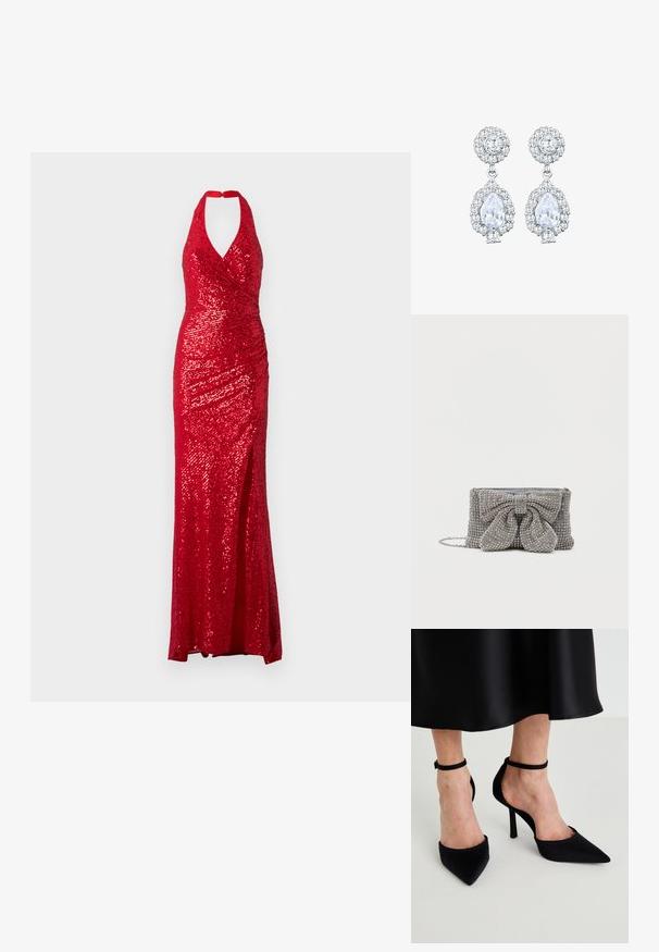 Rød pailletkjole med halterneck, tætsiddende liv og en slids i siden. Stoffet har en skinnende tekstur med et draperet design.; Sorte spidse hæle lavet af glat stof med en stiletto hæl og en smal ankelrem, der har et åbent sideskud.; Glitrende grå håndtaske med en tekstureret overflade, der har en stor sløjfe-accent på forsiden og en kædrem. Kompakt rektangulær form.; Sølvfarvede øreringe med en rund stud med pavé-indstilling og en pæreformet dråbe omgivet af mindre sten, hvilket fremhæver en funkende effekt.