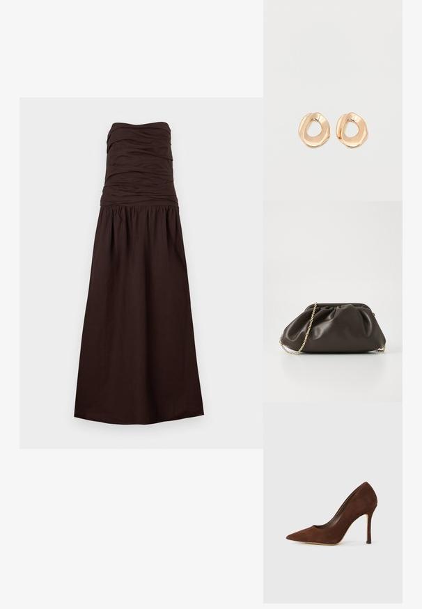 Donkerbruine strapless maxi-jurk met geplooide lijf en verzamelde taille, uitlopend in een lange rok.; Bruine suède pumps met spitse neus en slanke stiletto-hak, weergegeven op een witte achtergrond.; Bruine leren handtas met een geaccentueerd ontwerp, gouden kettinghengsel en een zachte, textuurafwerking. Compacte vorm geschikt voor avondgebruik.; Set van onregelmatig gevormde, gepolijste hoepel oorbellen van goudkleurig metaal met een open midden op een effen witte achtergrond.