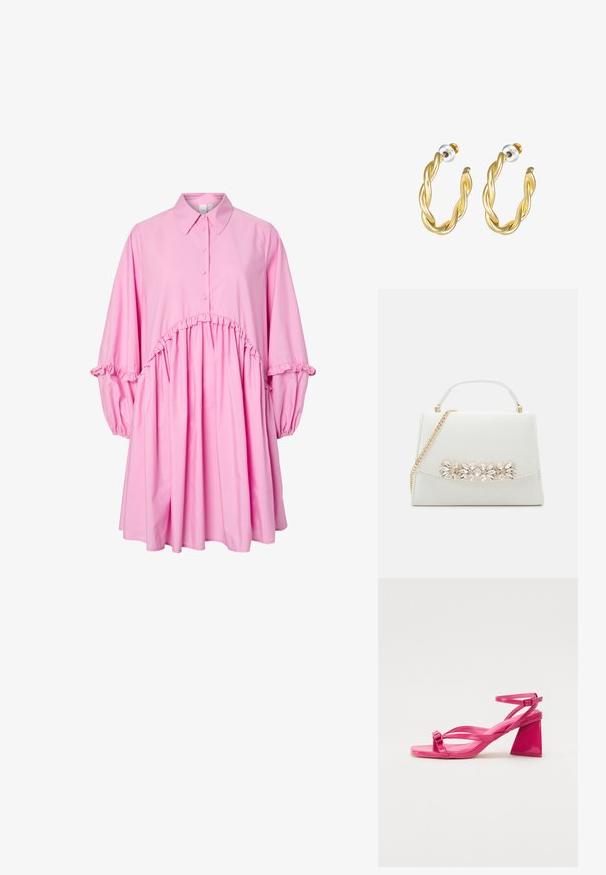 Rosa Langarmkleid mit Kragen, Knopfleiste, gerafftem Bund und Rüschendetails an Ärmeln und Taille.; Rosa Lackleder-Sandaletten mit Absatz, rechteckiger Zehenpartie, schmalen Riemen und geometrischem Blockabsatz. Mit einer Schnallenverzierung am Riemen.; Weiße Handtasche aus Kunstleder mit strukturiertem Design, ausgestattet mit einem goldenen Kettenriemen und einer dekorativen Edelsteinverzierung auf der Vorderseite.; Goldene, gedrehte Creolen mit glatter Oberfläche, ausgestattet mit transparentem Rücken und goldfarbenen Beschlägen.
