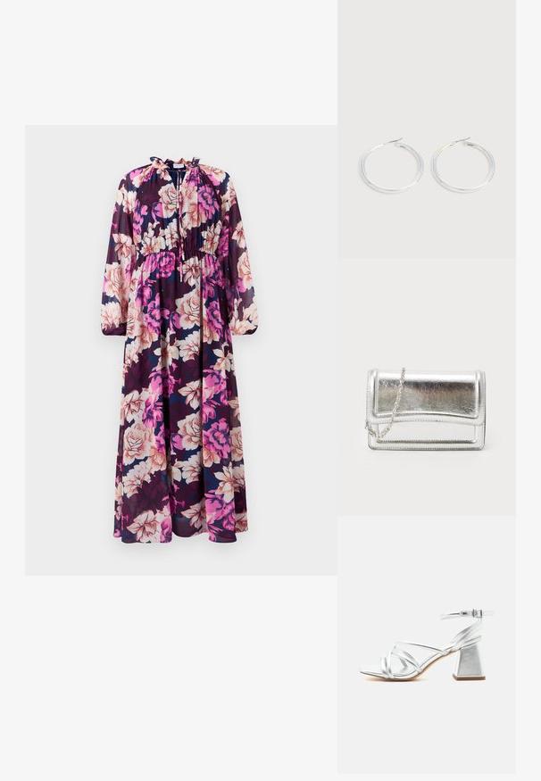 Vestido maxi de manga larga en tejido transparente con un patrón floral de grandes flores rosas y crema sobre un fondo navy. Escote con volantes.; Sandalia plateada con tiras, tacón cuadrado y correa con hebilla en el tobillo, punta abierta y suela lisa sobre fondo blanco liso.; Bolso de mano metálico plateado con textura suave, cierre de solapa y cadena para el hombro. Presenta un diseño rectangular estructurado y acentos cosidos.; Pareja de pendientes de aro plateados brillantes con cierres de alambre delgado, mostrados sobre un fondo gris claro.