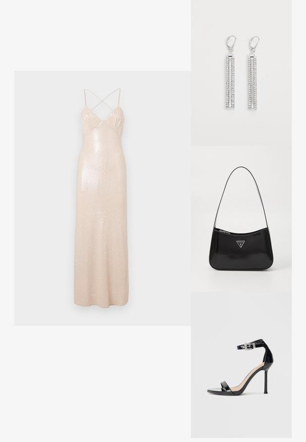 Bodenlanges Kleid mit figurbetonter Silhouette in zartem Beige, mit überkreuzten Trägern auf dem Rücken und funkelndem Paillettenmuster über dem gesamten Stoff.; Schwarzer Riemchensandale aus Lackleder mit hohem Absatz und Knöchelriemen. Verfügt über ein minimalistisches Design, offene Zehenpartie und eine Schnalle mit Strassakzenten.; Schwarze patentierte Leder-Schultertasche mit geschwungener Form, ausgestattet mit einem silbernen Dreieckslogo und einem Reißverschluss. Glatte Textur und schmaler Riemen.; Silberne Ohrringe mit zwei länglichen Stäben, die jeweils mit kleinen, klaren Strasssteinen in einem linearen Muster besetzt sind. Mit Klappverschluss.