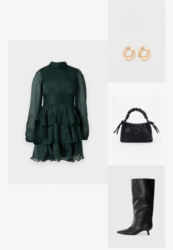 Σκούρο πράσινο φόρεμα chiffon με ψηλό λαιμό, διάφανες μακριές μανίκες, εφαρμοστή μέση και φουσκωτή φούστα με ιριδίζοντα στρώματα.; Μαύρη δερμάτινη μπότες μέχρι το γόνατο με μυτερή μύτη και χαμηλό τακούνι kitten, τοποθετημένη σε απλή ανοιχτό φόντο.; Μαύρη τσάντα με υφή κροκοδείλου, με πτυχώσεις στην πάνω άκρη, μαζεμένη λαβή και κορδόνια με φούντες σε κάθε πλευρά, πάνω σε λευκό φόντο.; Ζευγάρι σκουλαρικιών κρίκος από μέταλλο σε χρυσή απόχρωση με γυαλιστερό φινίρισμα και ακανόνιστο σχήμα, με ανοιχτό κέντρο, σε λευκό απλό φόντο.