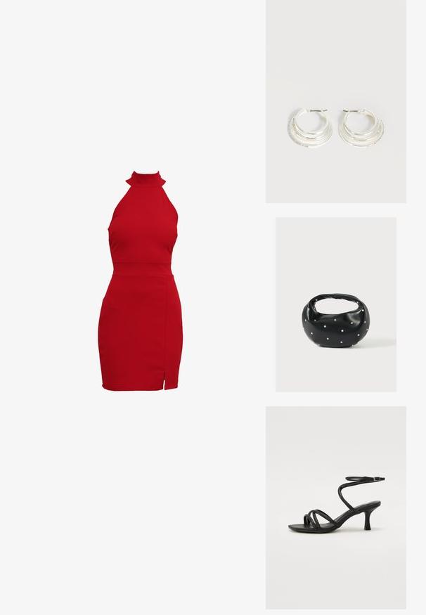 Červené šaty s halter výstrihom a priliehavým strihom, s vysokým golierom a postranným rozparkom. Vyrobené z elastického materiálu pre tesné priliehanie.; Even&Odd Wide Fit Sandále - black; Čierna kožená kabelka s zaobleným tvarom, zdobená striebornými cvočkami a krátkym rúčkou. Hladká textúra a zapínanie na zips.; Strieborné kruhové náušnice s tromi vrstvenými polkruhovými pásmi, jeden zdobený malými čistými kryštálmi na svetlom pozadí.