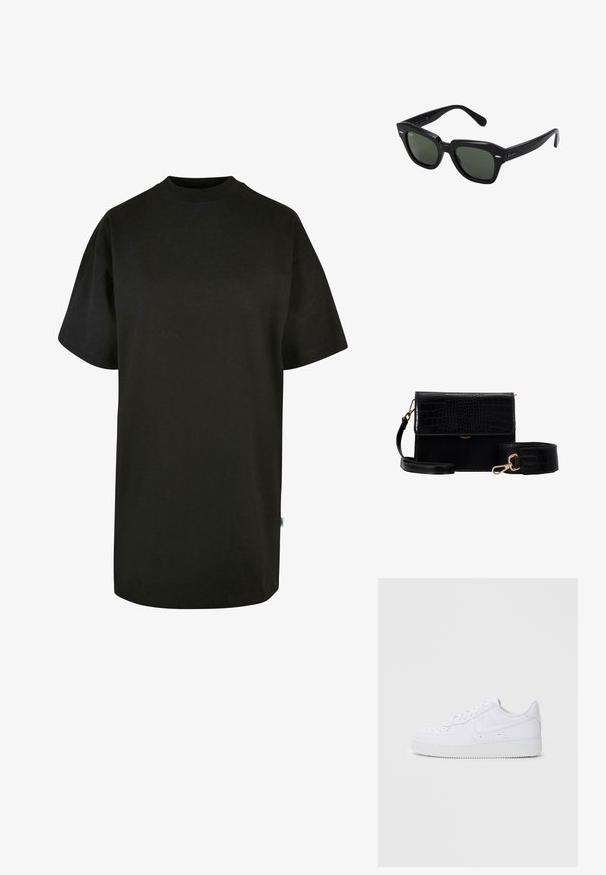 Sort bomulds T-shirt med rund halsudskæring og korte ærmer. Løs pasform, ensfarvet design og ingen synlige mønstre eller accenter.; Hvide Nike Air Force 1 sneakers med læderoverdel, rund tå, snørelukning, polstret krave og struktureret gummisål.; Sorte firkantede solbriller med mørkegrønne linser, der har kraftige stel og sølvdetaljer på siderne. Fremstillet i Italien.; Sort faux læder crossbody taske med krokodillestruktur, guldhardware og en aftagelig rem. Har klaplukning og indvendigt rum.