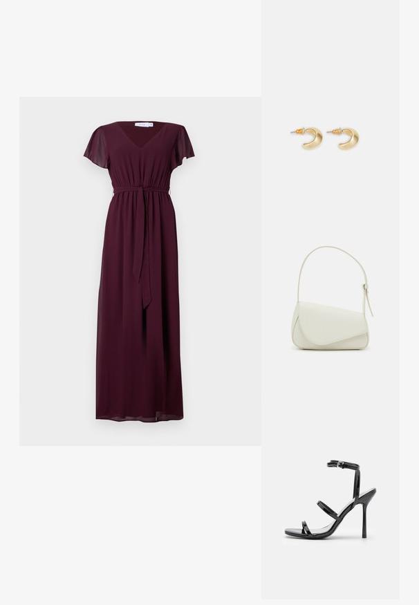 Langes, burgunderfarbenes Kleid mit V-Ausschnitt, kurzen, flatternden Ärmeln und einem verstellbaren Gürtel in der Taille; aus fließendem, leichtem Stoff gefertigt.; Schwarze Lackleder-High-Heel-Sandalen mit drei horizontalen Riemen und einem verstellbaren Knöchelriemen. Schlanke Silhouette und glänzende Oberfläche.; Weiße Kunstleder-Handtasche mit einer strukturierten dreieckigen Form, einem verstellbaren Einzelgurt und einem Klappenverschluss mit geschwungenen Akzenten.; Goldene, mondförmige Ohrringe mit glatter Oberfläche, die orangefarbene Akzente nahe dem Stecker und silberne Beschläge aufweisen.
