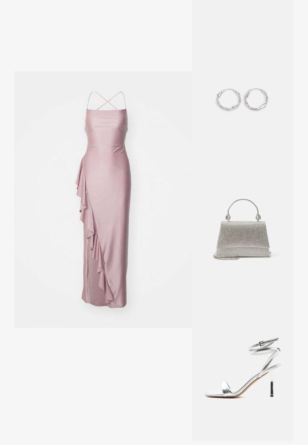 Lang, tætsiddende pink satin kjole med spaghetti stropper, en sidelæbe detalje og en glat tekstur. Klassisk design til formelt tøj.; Sølv højhællet sandal med ankelremme og en tynd stilethæl, vist fra siden på en hvid baggrund.; ALDO FELISIA - Håndtasker - silver-coloured; Sølv hoops med en bølget, uregelmæssig tekstur. Har en tynd, cirkulær form og en reflekterende finish.