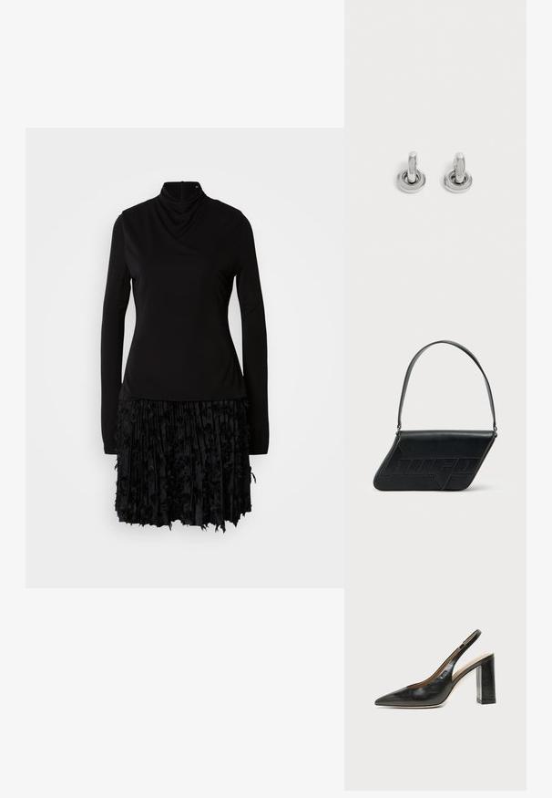 Vestido negro con cuello alto, mangas largas y una falda texturizada con pliegues y acentos de tela. Parte superior suave con detalles fruncidos.; Zapato slingback de piel negra con puntera puntiaguda, tacón alto y ancho, y forro interior beige sobre un fondo claro y liso.; Bolso de hombro de cuero negro con forma triangular, logo en relieve y una sola correa ajustable. Diseño minimalista con textura suave.; Par de pequeños pendientes de aro plateados brillantes con base redonda, exhibidos sobre un fondo claro y liso.