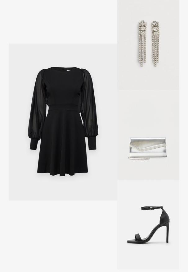 Robe noire avec un corsage ajusté, une jupe évasée et des manches bouffantes transparentes. Présente un col rond et une fermeture éclair au dos.; Sandale noire à talons hauts au design épuré, avec une bride au niveau de la cheville, un bout ouvert et une texture en cuir lisse.; Pochette argentée brillante avec rabat style enveloppe et garniture décorative, petite bandoulière chaîne argentée, sur fond clair uni.; Boucles d'oreilles pendantes en argent avec trois grands cristaux carrés en haut et trois filaments de petits cristaux ronds suspendus en dessous.