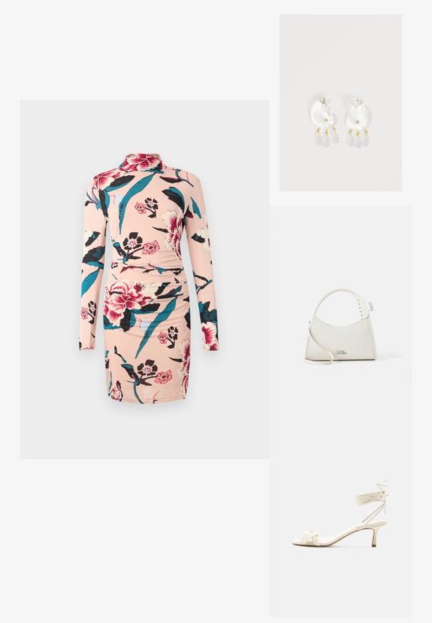 Diane von Furstenberg AMY DRESS - Denné šaty - light pink; Krémovo sfarbená nízka sandála s viazaním okolo členku a širokým prekrúteným remienkom cez prsty na jednoduchom bielom pozadí.; Biely kožený kabelka s zakriveným tvarom, ozdobená malými bielymi cvočkami po stranách rukoväte. Obsahuje dlhý popruh a embosované logo na prednej strane.; Priehľadné náušnice z živice v tvare mušle s malými zlatými akcentmi a tromi visiace polopriehľadnými kvapôčkovými príveskami na každej náušnici.